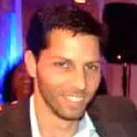 עופר ויתקון - בוגר התוכנית החד-שנתית בקלוג (MBA). בשנים האחרונות צבר עופר נסיון רב בתחום הקבלה לתוכניות ה-MBA המובילות, וסייע למועמדים רבים לכתוב חיבורים ולהתכונן לראיונות. כשהגיש מועמדות התקבל עופר גם ל- INSEAD