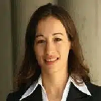 Gili Elkin - גילי אלקין - בוגרת MBA) Stanford). כאשר הגישה מועמדות, התקבלה גילי גם ל- UCLA עם מלגה. במהלך לימודי ה- MBA שלה צברה גילי נסיון רב בתחום הקבלה לתוכניות המובילות, ומאז 2006 סייעה למועמדים רבים להגיש בקשות
