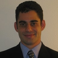 שאולי רז - בוגר ברקלי (MBA בהצטיינות). בשנים האחרונות צבר שאולי נסיון רב בתחום הקבלה לתוכניות ה-MBA המובילות, וסייע למועמדים רבים לכתוב חיבורים ולהתכונן לראיונות. כיום הוא חלק מצוות המראיינים של ביה''ס, ובמסגרת לימודיו העביר שיעורים בנושא הכנת סטודנטים לקריירה בתחומי היעוץ, שיווק, מימון וטכנולוגיה שאולי רז - בוגר ברקלי (MBA בהצטיינות). בשנים האחרונות צבר שאולי נסיון רב בתחום הקבלה לתוכניות ה-MBA המובילות, וסייע למועמדים רבים לכתוב חיבורים ולהתכונן לראיונות. כיום הוא חלק מצוות המראיינים של ביה''ס, ובמסגרת לימודיו העביר שיעורים בנושא הכנת סטודנטים לקריירה בתחומי היעוץ, שיווק, מימון וטכנולוגיה