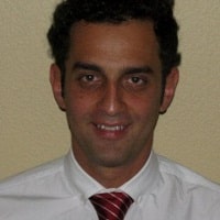 אריק מואב - בוגר MBA) UCLA). כשהגיש אפליקיישנס התקבל אריק גם לייל, דיוק וטקסס. בזמן שירותו הצבאי עמד אריק בראש אגף מידע ומחשוב ויזם פרויקט במסגרתו פותחה תוכנה שמסייעת בהשמת חיילים אריק מואב - בוגר MBA) UCLA). כשהגיש אפליקיישנס התקבל אריק גם לייל, דיוק וטקסס. בזמן שירותו הצבאי עמד אריק בראש אגף מידע ומחשוב ויזם פרויקט במסגרתו פותחה תוכנה שמסייעת בהשמת חיילים